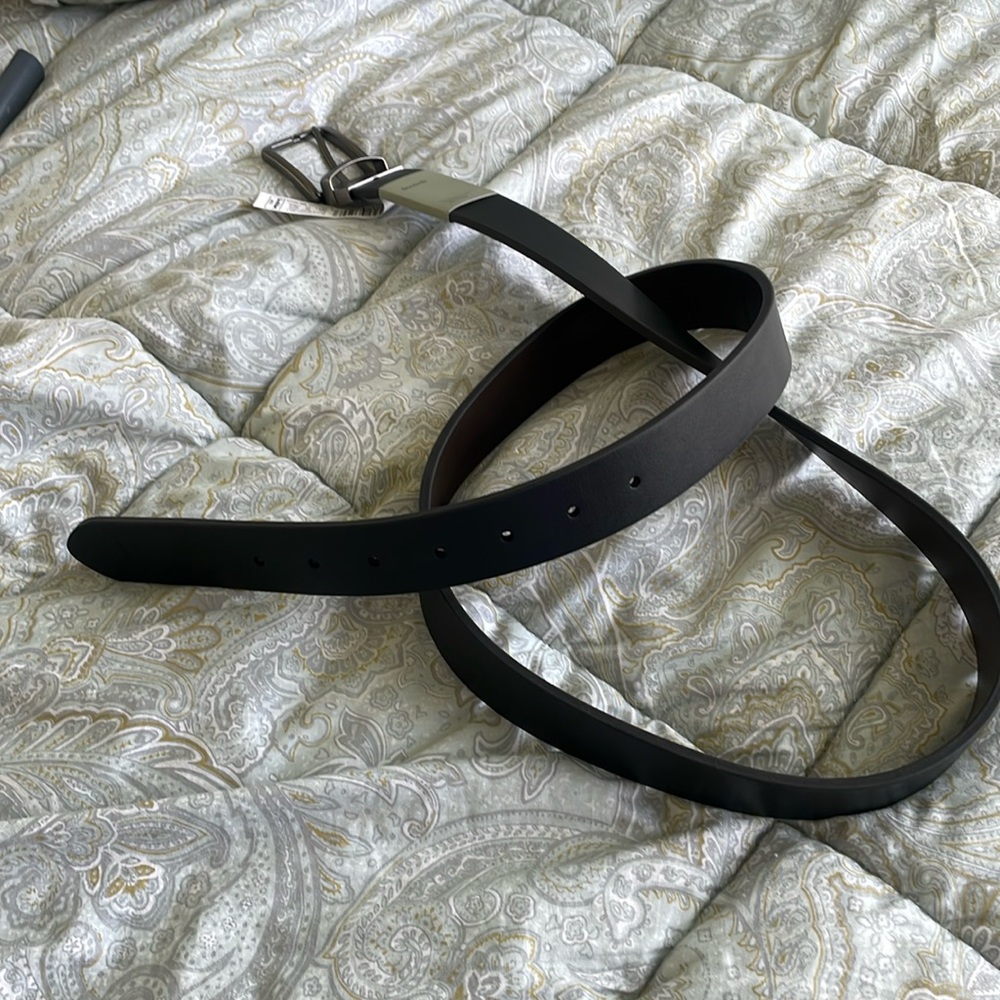 Men’s Belt (Reversible) Black/Brown Also Extends 2”.  XXL